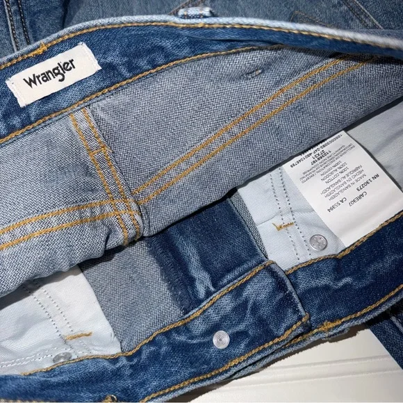 Wrangler Women's Boot Cut Jeans - Blue - Picture 6 of 6